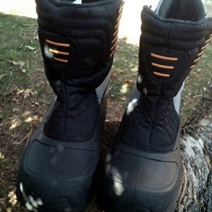 Thermolite snow boots